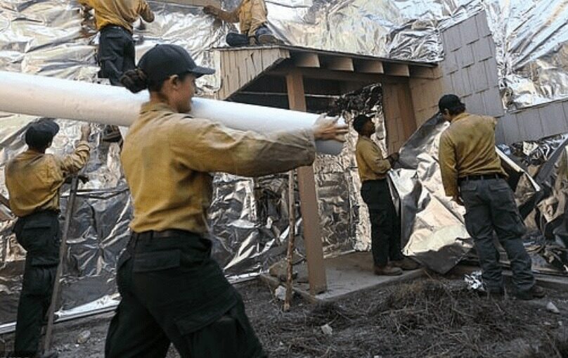 Aluminized fiberglass fabric for Emergency house wrap